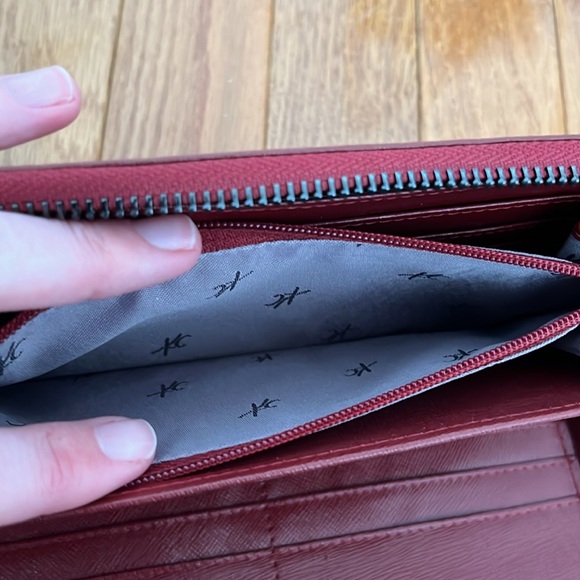💜HOST PICK💜Kenneth Cole New York Red Leather Wallet with Detachable Wrist Stap - Picture 8 of 10